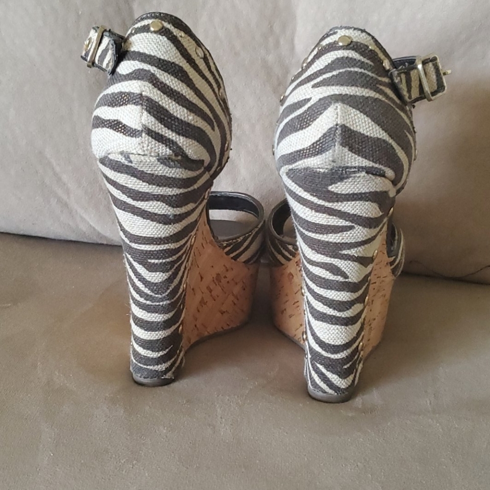 Bakers Zebra print platform wedges - Picture 2 of 8